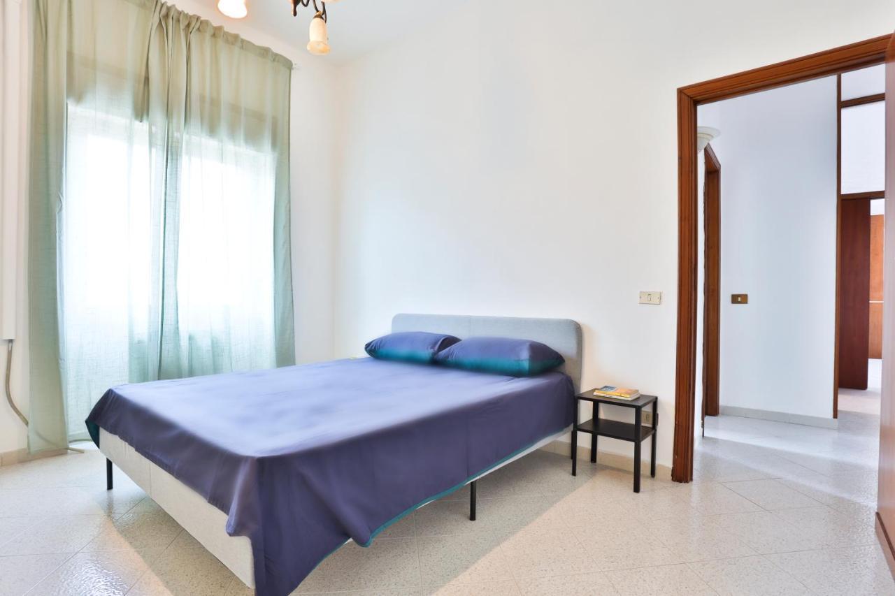 Bright Apartment Near The Sea With Parking Salerno Kültér fotó