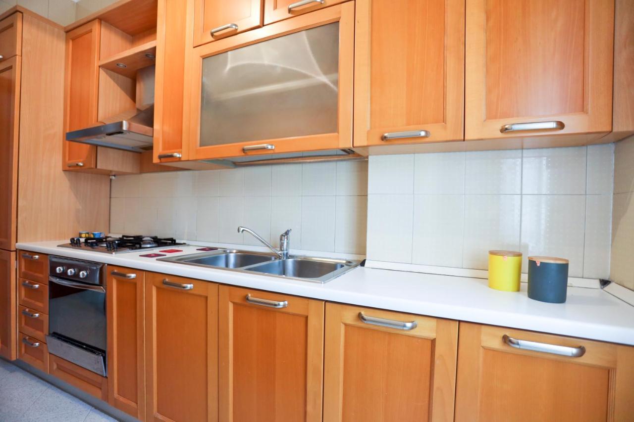 Bright Apartment Near The Sea With Parking Salerno Kültér fotó