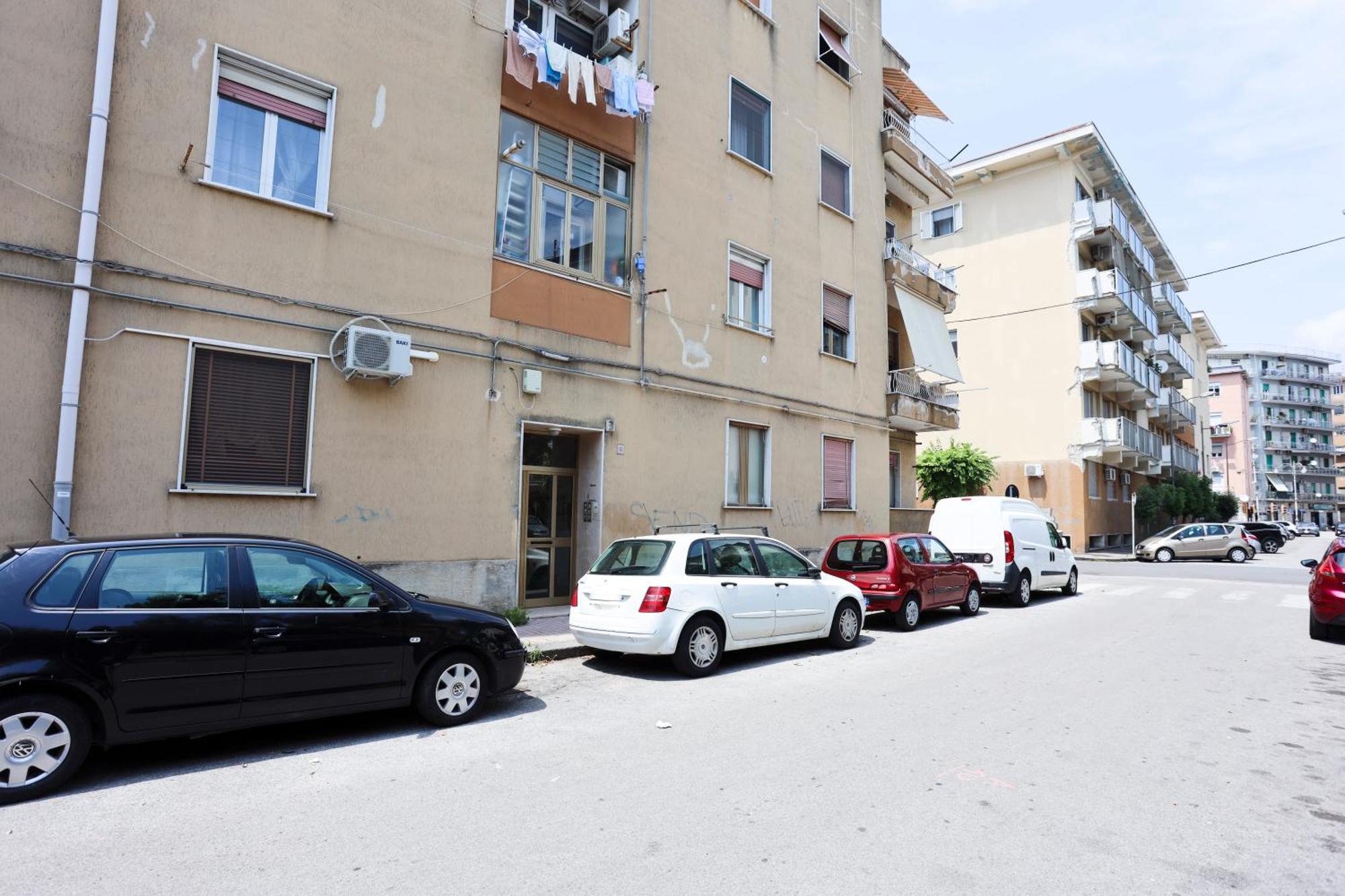 Bright Apartment Near The Sea With Parking Salerno Kültér fotó